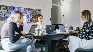 Peer Hustle screenshot