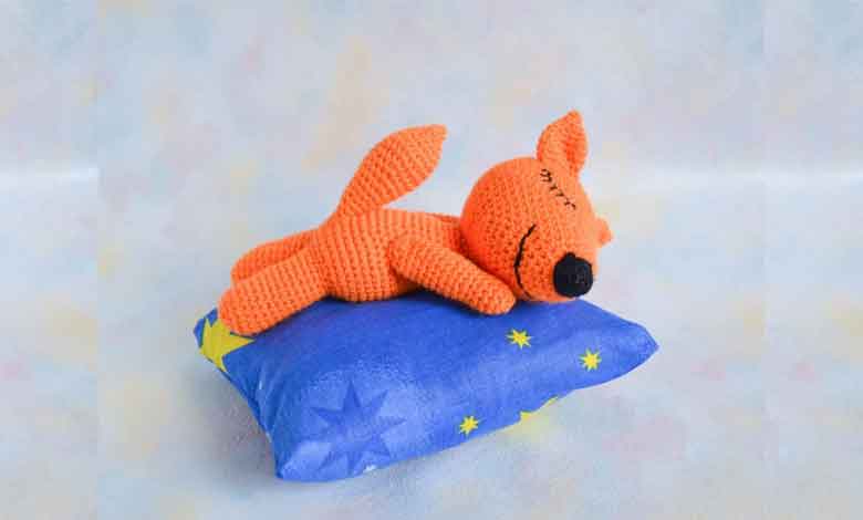 Sleeping fox amigurumi pattern